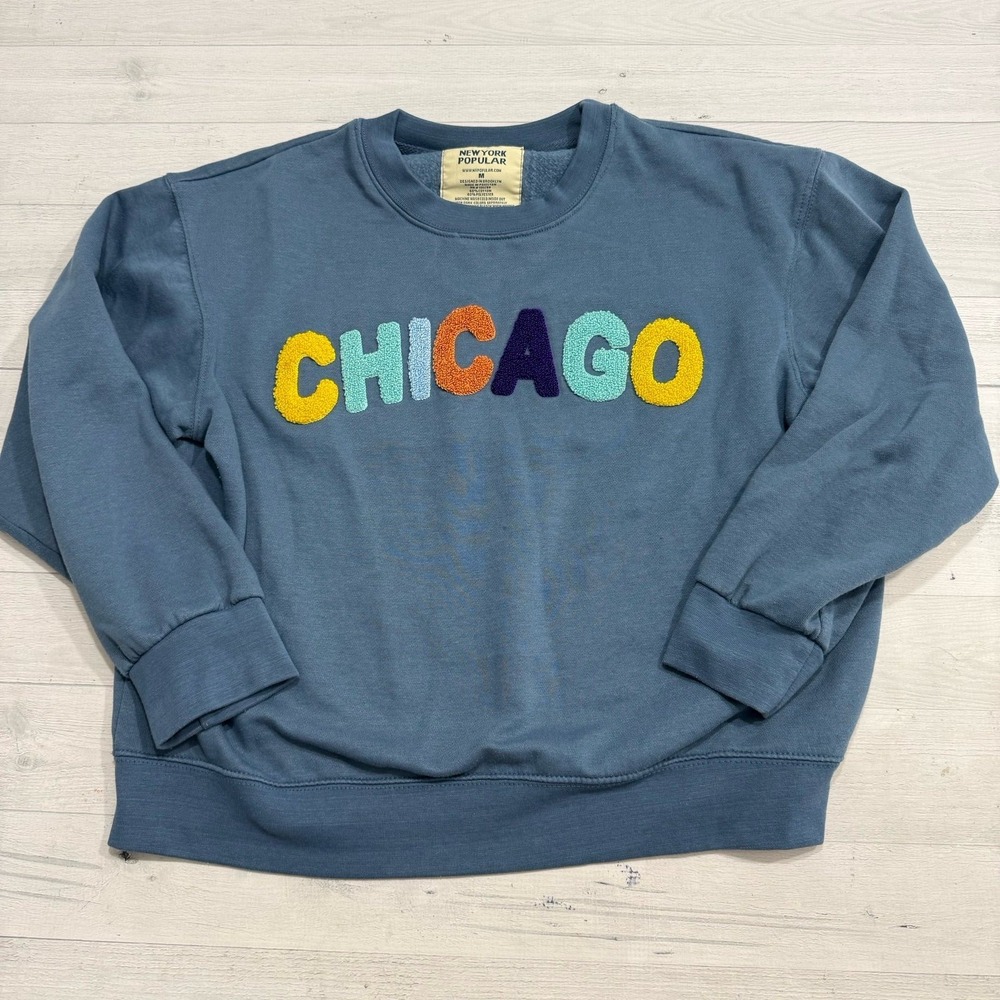 New York Popular Blue Crewneck Sweatshirt with Multicolor Chenille 'CHICAGO' med